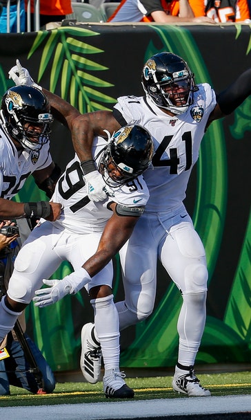 Minshew, defense lead Jaguars over winless Bengals 27-17